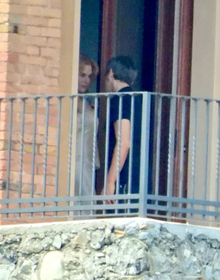 Nicole Kidman và Michael Reinstein tại khách sạn ở Italy. Ảnh: Backgrid