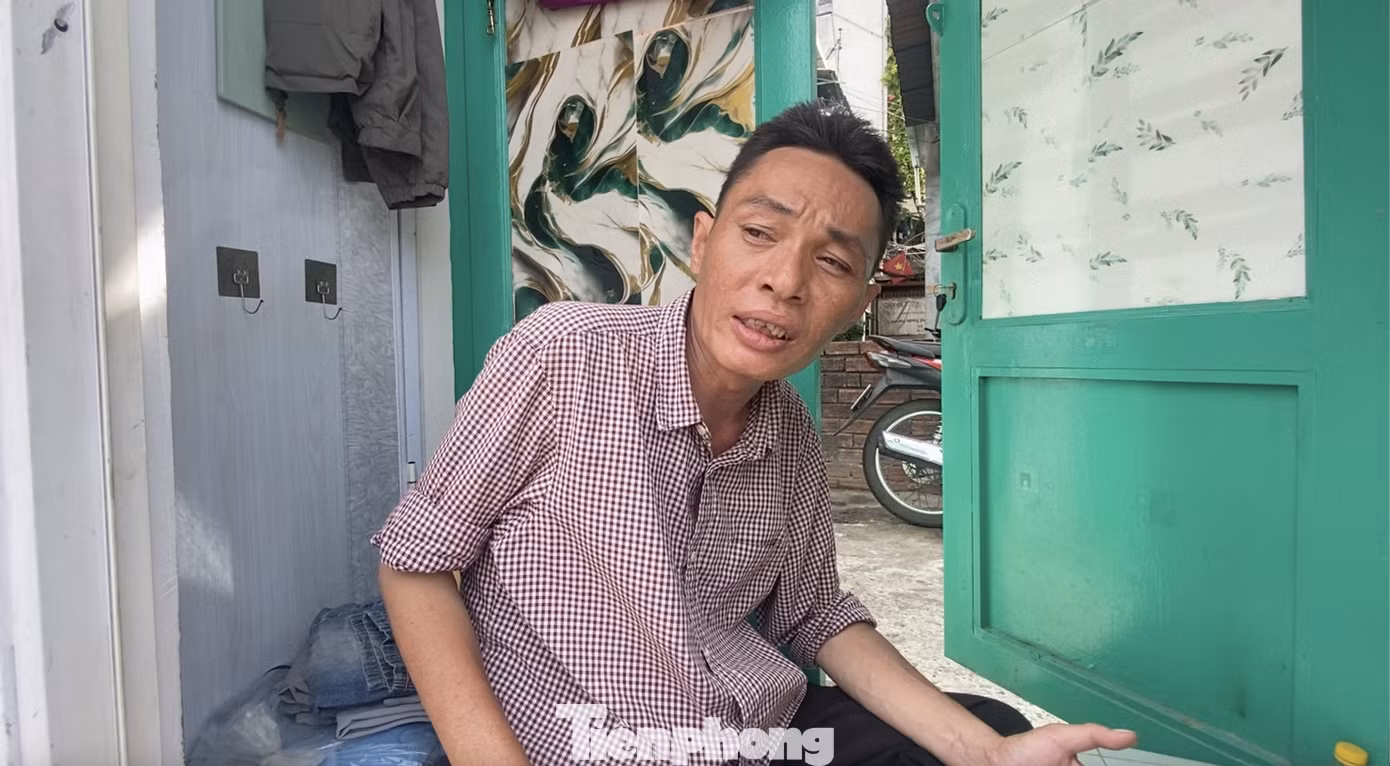 Ông Hoàng chia sẻ với phóng viên. Ảnh: Hữu Huy