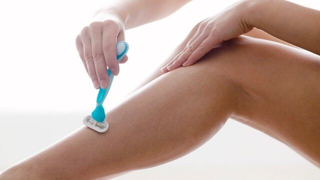 Việc cạo lông chân thì cũng giống như phá bỏ mất lớp áo giáp bảo vệ mình khỏi ma quỷ vậy.