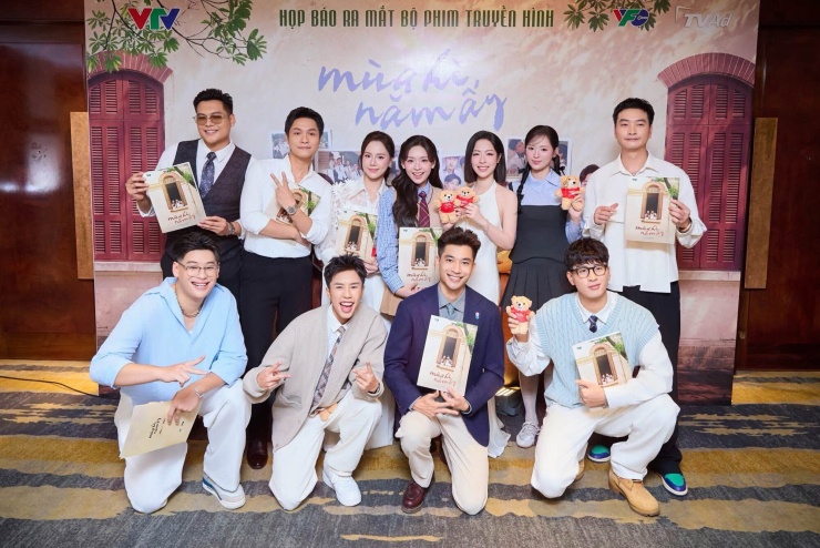 Dàn diễn viên chính của Mùa hè năm ấy (gồm 2 tuyến khi còn là học sinh và lúc trưởng thành)