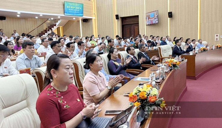 Các đại biểu tham dự kỳ họp. Ảnh: CX