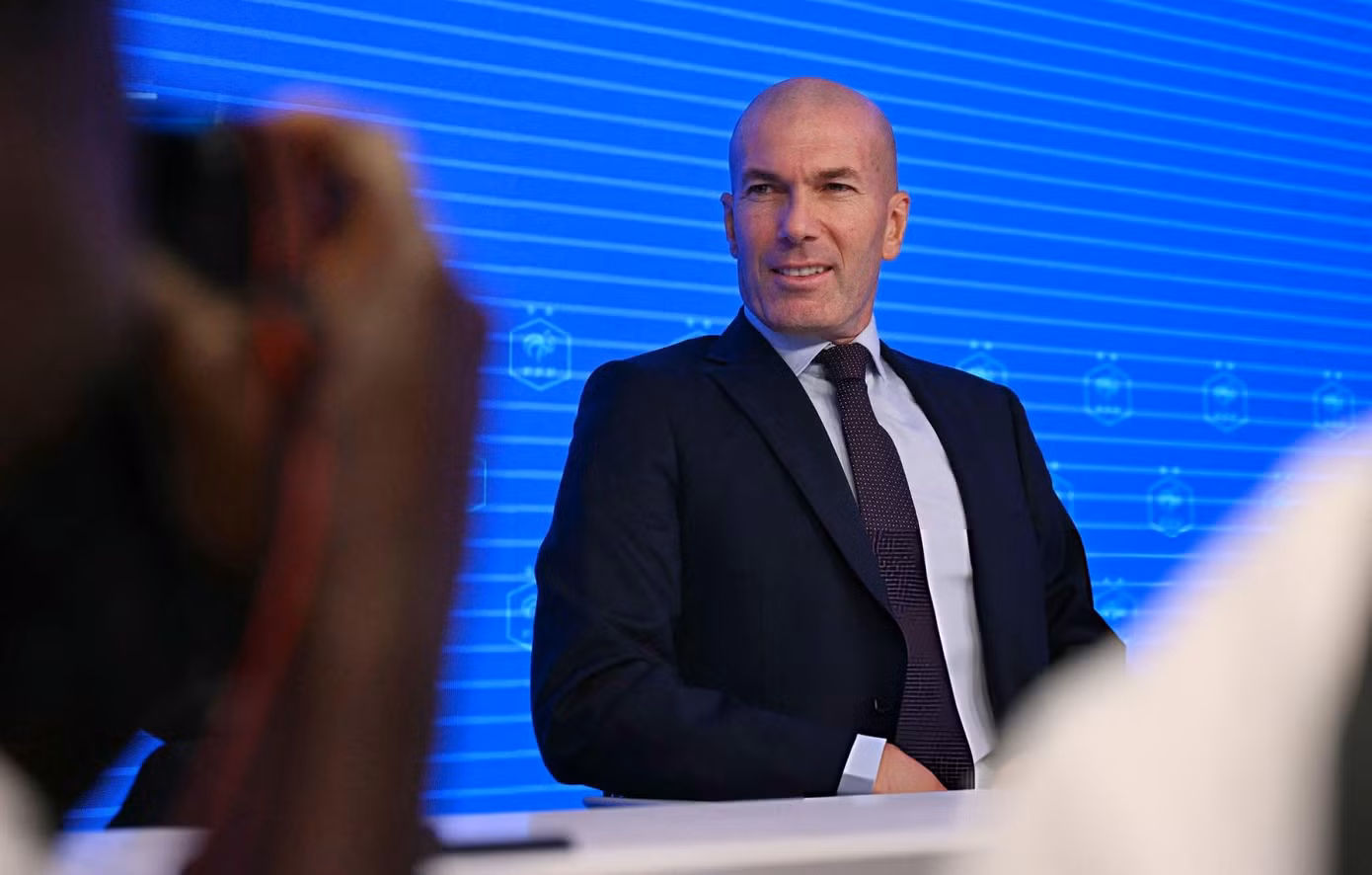 Zinedine Zidane nhận lương cao cỡ nào khi dẫn dắt tuyển Pháp?