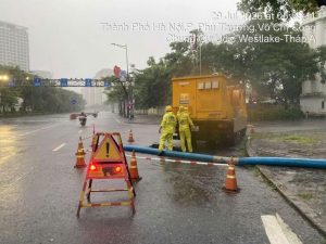 Mưa lớn diện rộng, hệ thống thoát nước Hà Nội vận hành ra sao?