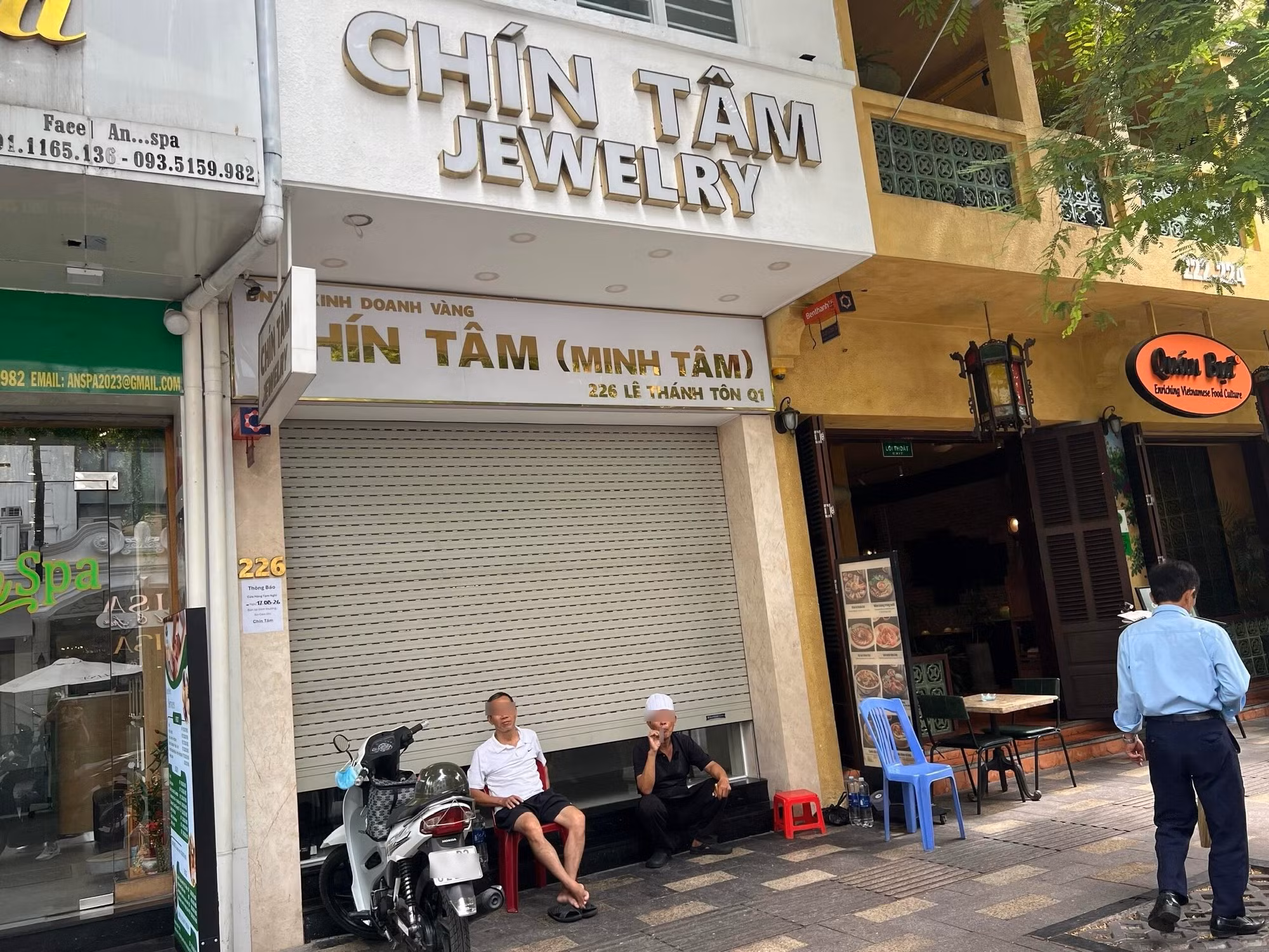 Cửa hàng Chín Tâm Jewelry.