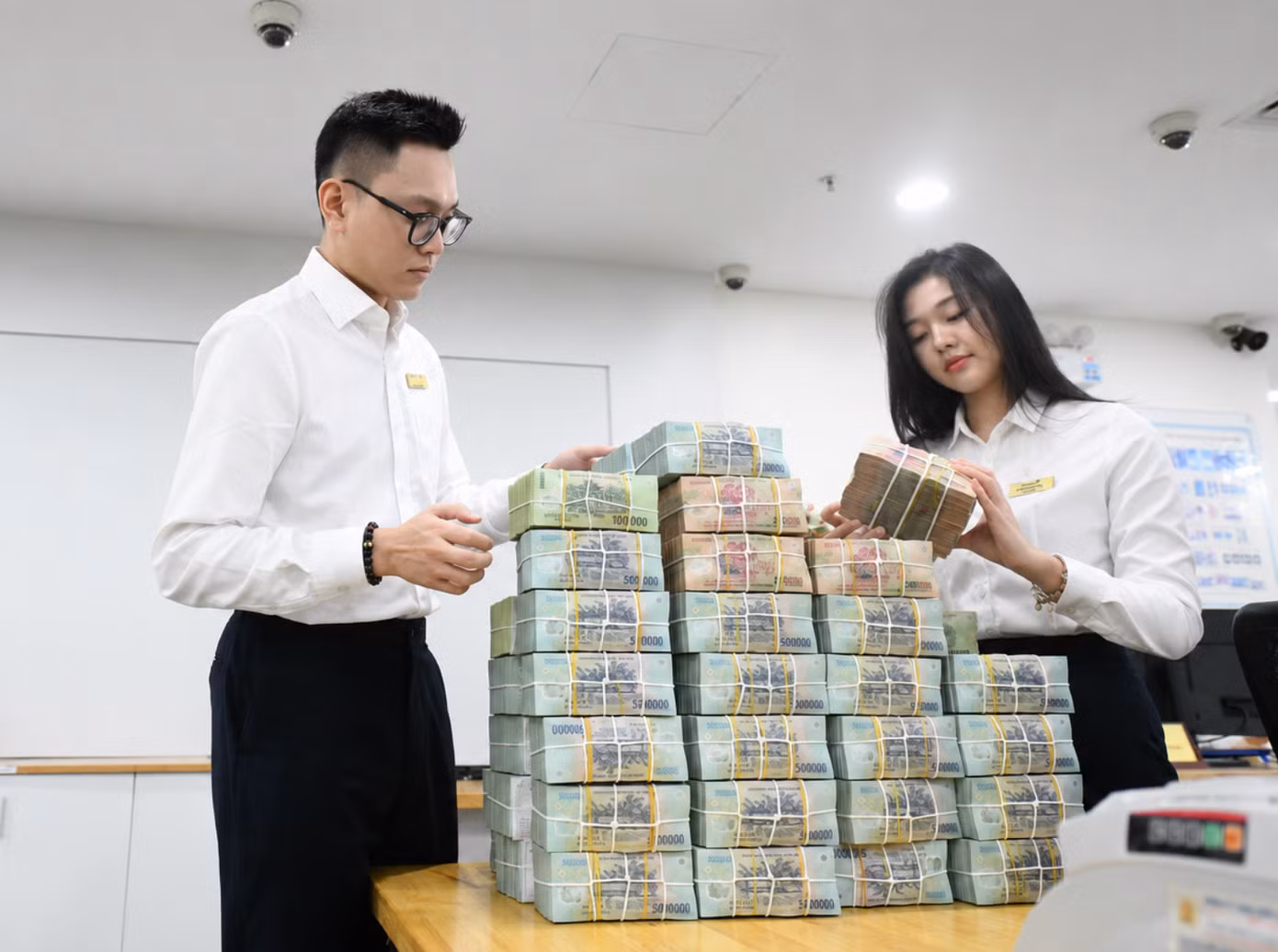 Lộ diện ‘đại gia’ gửi hàng trăm tỷ đồng không kỳ hạn