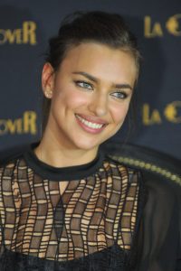 Irina Shayk hẹn hò ngôi sao bóng rổ kém 11 tuổi