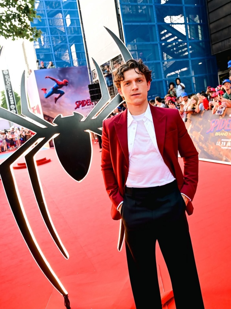 Sau thành công của The Odyssey, Tom Holland tiếp tục quảng bá bom tấn "Spider-Man: Brand New Day", ra mắt cuối tháng 7. (Ảnh: Instagram)