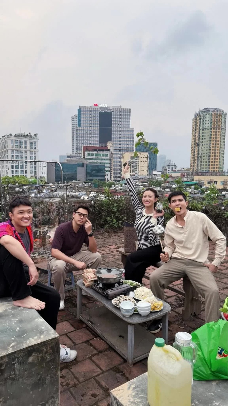Lời chia tay đặc biệt của dàn diễn viên 'Dưới ô cửa sáng đèn' - 9