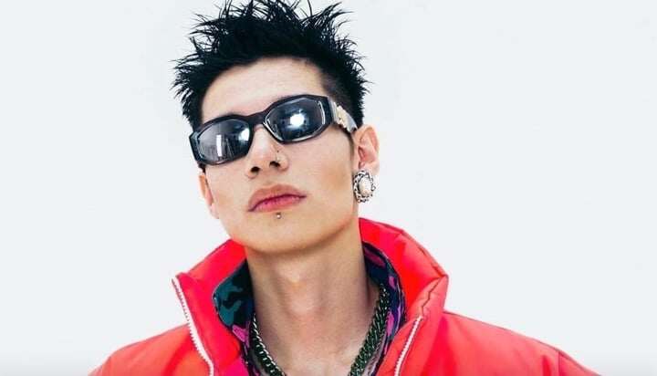 Rapper MCK gây tranh cãi về album chứa nội dung phản cảm.