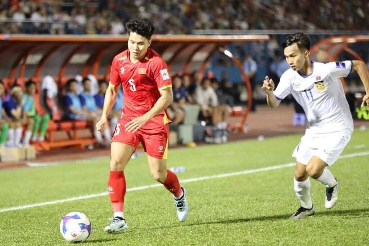 Chân dung “máy tạt bóng” của ĐT Việt Nam tại ASEAN Cup 2026 - 4