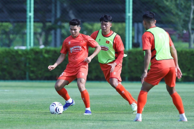 Chân dung “máy tạt bóng” của ĐT Việt Nam tại ASEAN Cup 2026 - 8