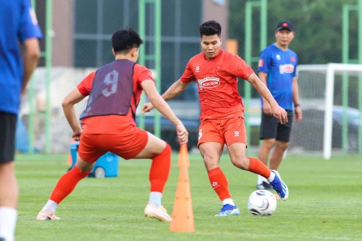 Chân dung “máy tạt bóng” của ĐT Việt Nam tại ASEAN Cup 2026 - 12