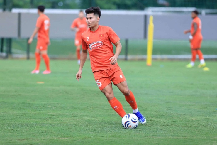 Chân dung “máy tạt bóng” của ĐT Việt Nam tại ASEAN Cup 2026 - 11