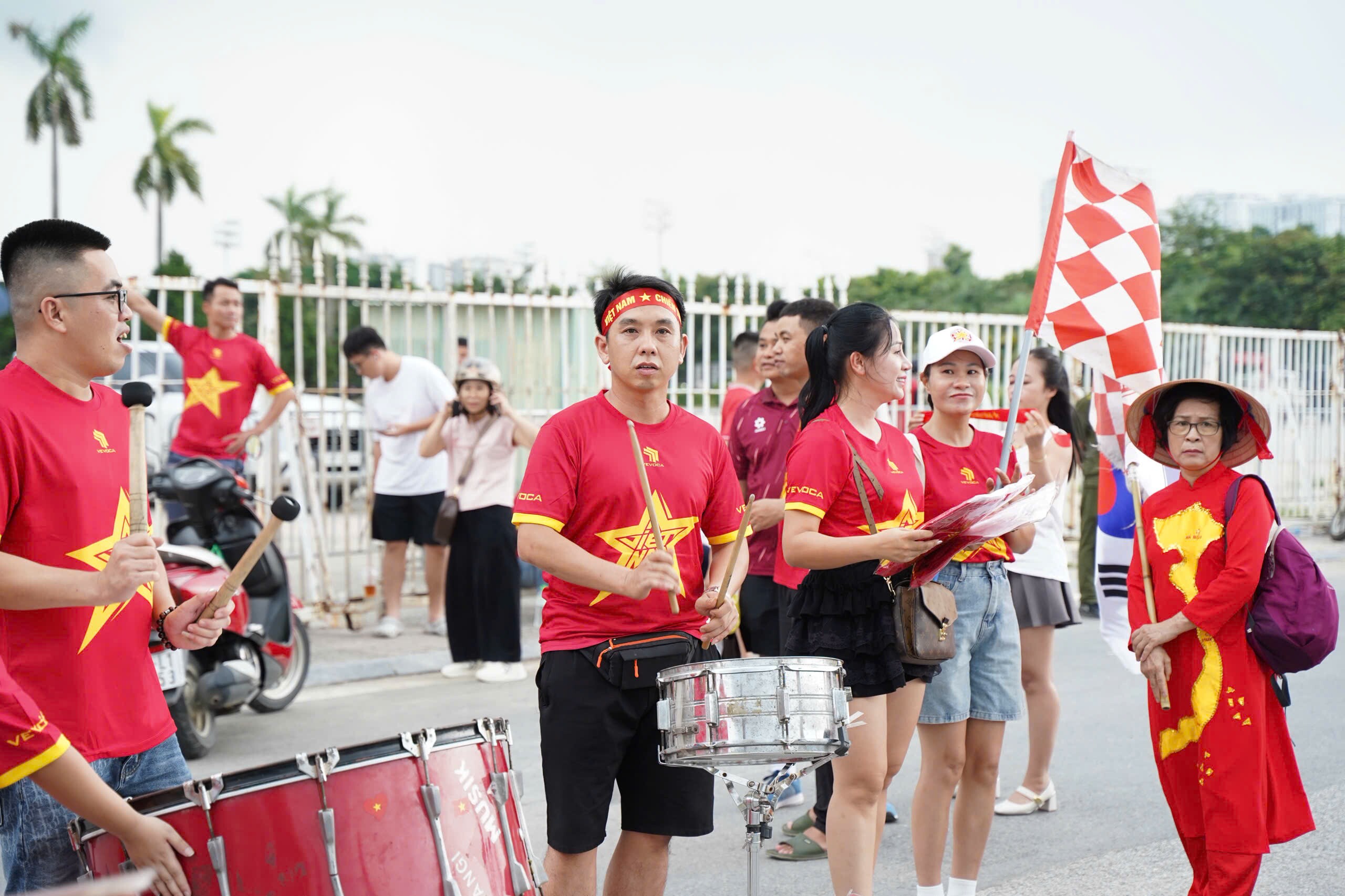 Trực tiếp bóng đá Việt Nam - Singapore: Bộ ba Xuân Son - Đình Bắc - Hoàng Hên tiếp tục xuất phát (AFF Cup) - 3