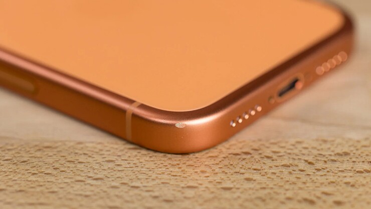 Tuy nhiên, iPhone 17 Pro đã chuyển sang sử dụng khung nhôm.