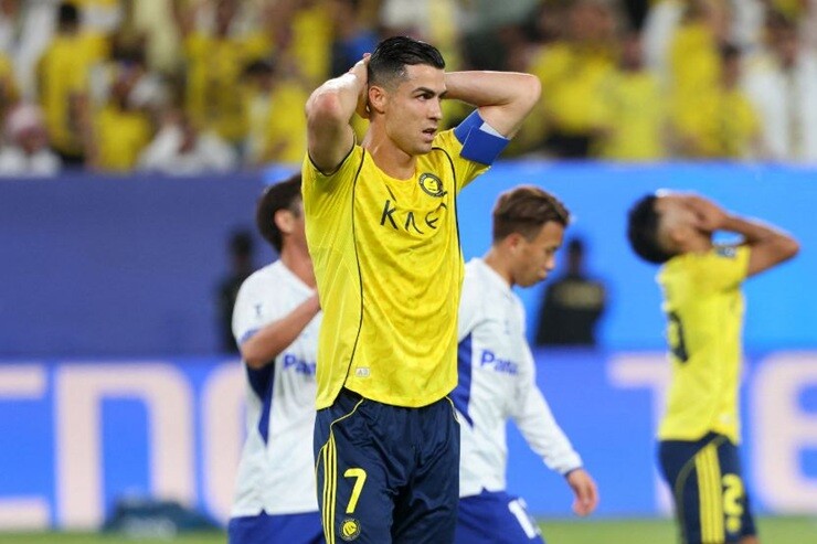 Ronaldo đang&nbsp;nhận mức thu nhập khoảng&nbsp;200 triệu euro/mùa tại Al Nassr, qua đó trở thành cầu thủ hưởng lương cao nhất thế giới
