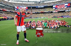 Haaland, Vozinha vượt Messi & Ronaldo ở thống kê đặc biệt sau World Cup
