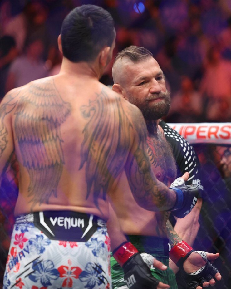 Những hình ảnh trong trận đấu giữa Conor McGregor và Max Holloway