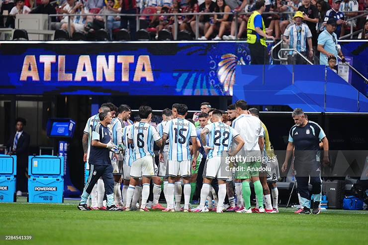 Quãng nghỉ uống nước đã mở ra phép màu Atlanta cho ĐT Argentina