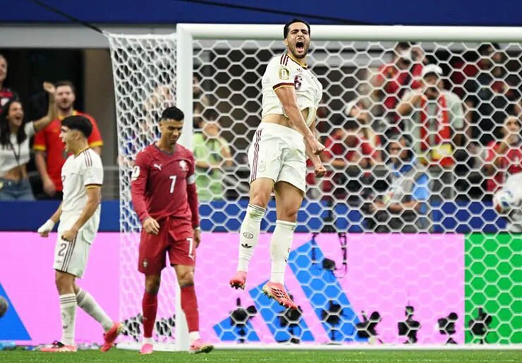 Merino khiến kỳ World Cup cuối cùng của Ronaldo kết thúc trong nước mắt