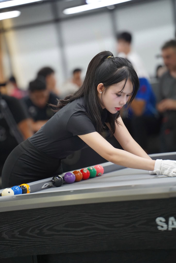 Nữ trọng tài Billiards chuyên nghiệp Phan Thị Diễm Quỳnh