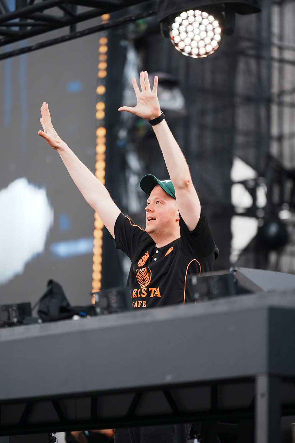 DJ người Hà Lan Armin van Buuren – Huyền thoại của dòng nhạc trance thế giới (Ảnh: Ravolution)