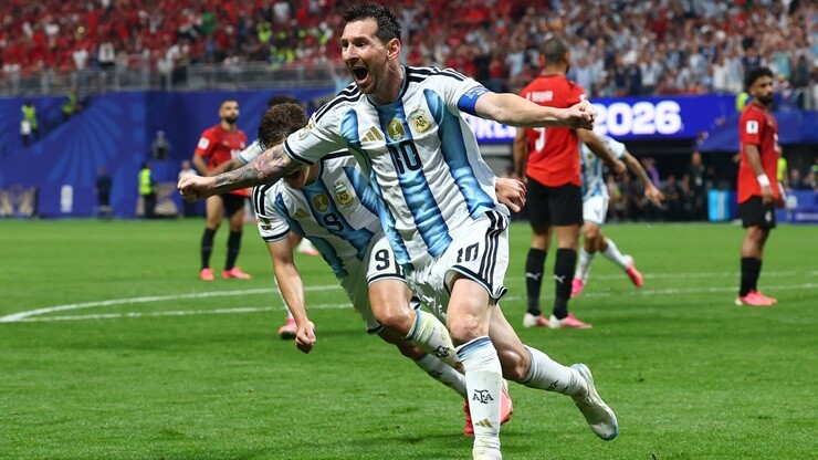 Messi vừa tỏa sáng giúp Argentina "trở về từ cõi chết" trước Ai Cập