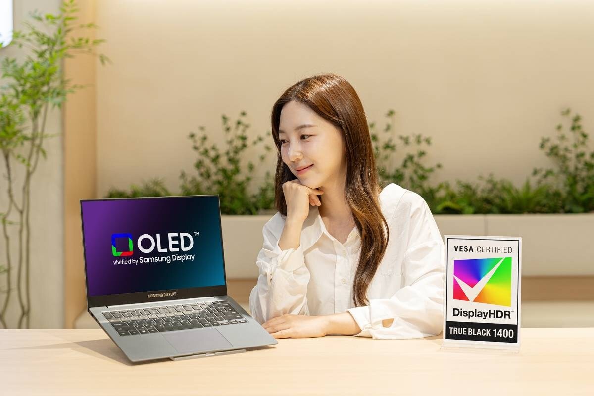 Màn hình OLED ghép đôi siêu sáng của Samsung.