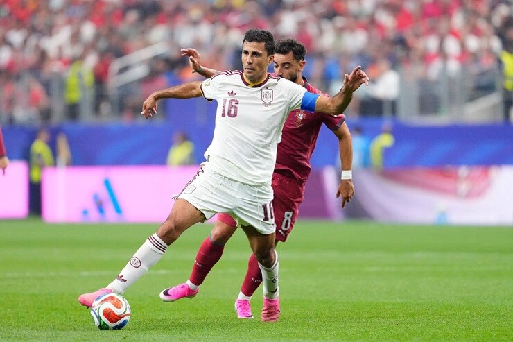 Rodri đã có màn trình diễn đẳng cấp để đưa Tây Ban Nha vào tứ kết World Cup 2026