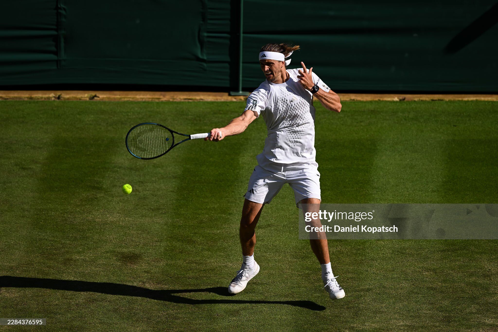 Zverev thi đấu ấn tượng