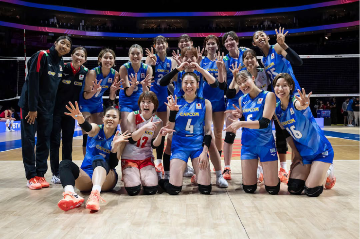 Nhật Bản giành vé vào tứ kết 