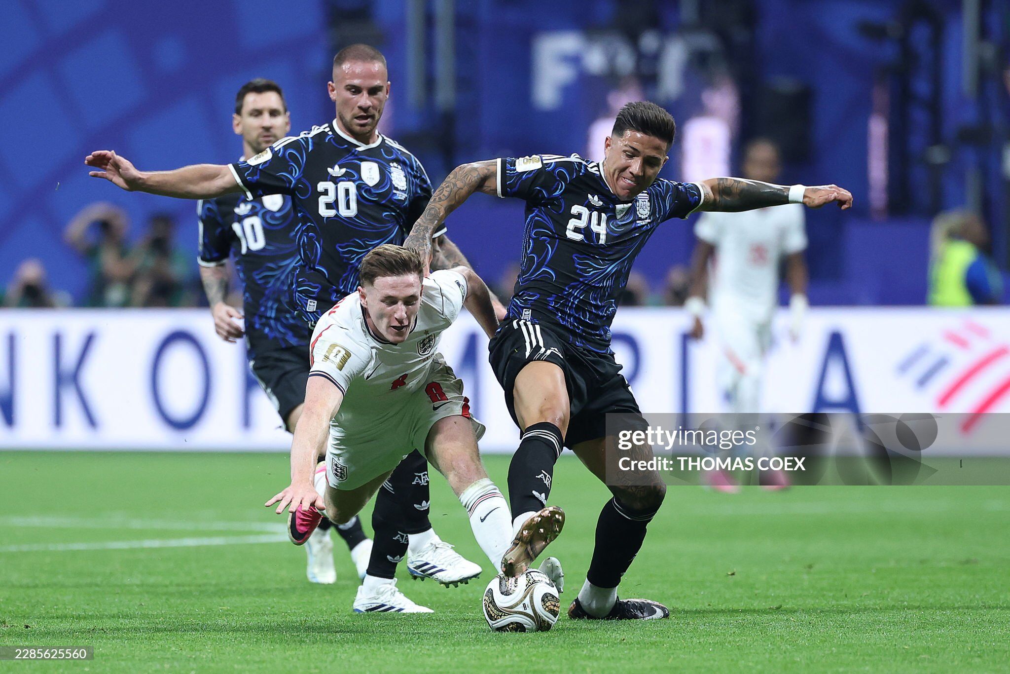 Thư hùng Anh - Argentina biến thành sàn võ, Bellingham - Messi đối đầu nảy lửa - 2