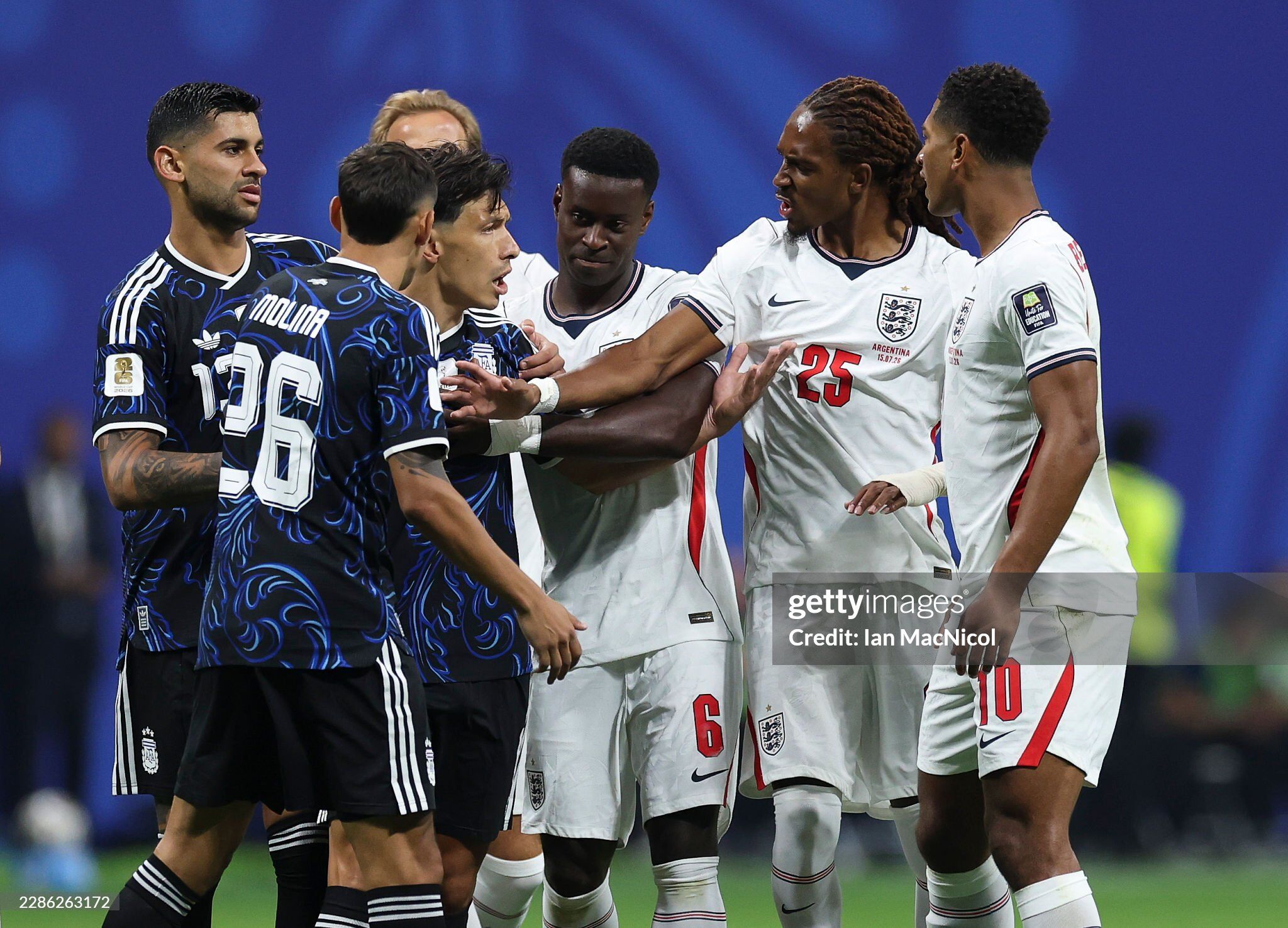 Thư hùng Anh - Argentina biến thành sàn võ, Bellingham - Messi đối đầu nảy lửa - 14