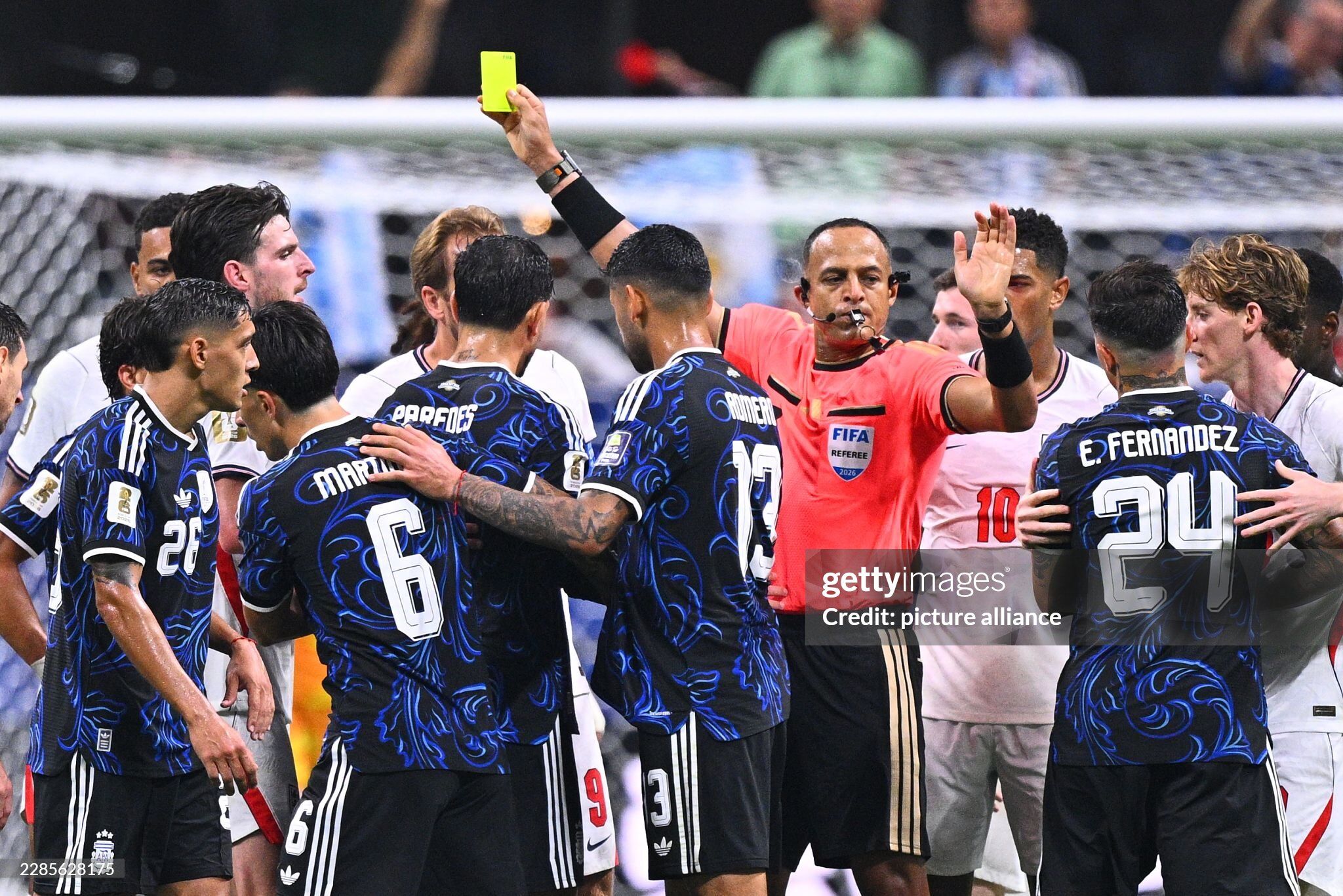 Thư hùng Anh - Argentina biến thành sàn võ, Bellingham - Messi đối đầu nảy lửa - 3