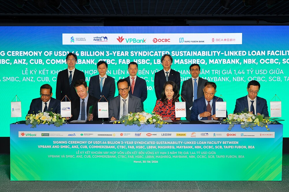 VPBank ký kết khoản vay hợp vốn liên kết bền vững đầu tiên trị giá 1,44 tỷ USD - 2
