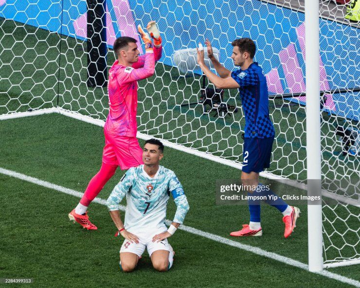 Ronaldo không thể giúp Bồ Đào Nha giành lợi thế
