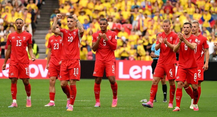 Thụy Sĩ đánh bại Colombia để giành vé vào tứ kết