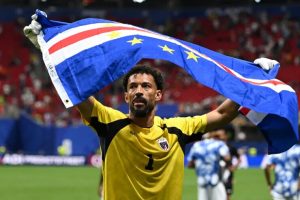 Vozinha có thêm 30 triệu fan “theo dõi” sau World Cup, hơn Ronaldo – Messi cộng lại