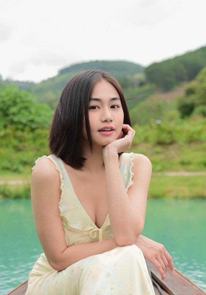 Ngân Hòa tích cực chia sẻ cuộc sống, công việc trên mạng xã hội.&nbsp;