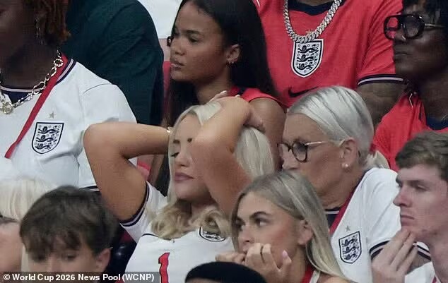 Beckham và dàn WAGs Anh suy sụp - 16