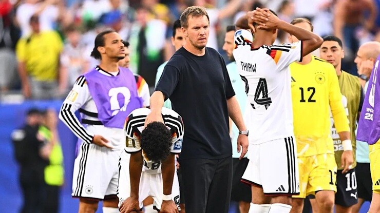 Tương lai của Nagelsmann đang trở nên bấp bênh sau thất bại của ĐT Đức ở World Cup 2026