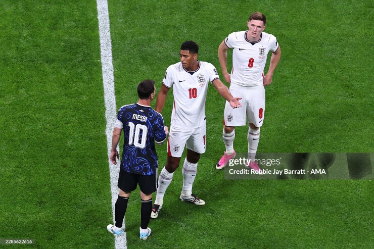 Đỉnh cao Anh đấu Argentina: Messi nhảy múa trước dàn sao "Tam sư" - 5