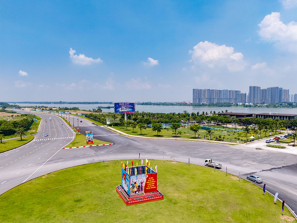  Đại lộ Nguyễn Hữu Cảnh.