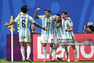 Messi san sẻ hào quang với Alvarez, Argentina nơm nớp lo đấu ĐT Anh