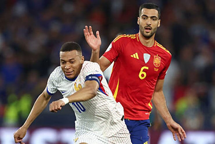 Tờ L'Equipe dành sự quan tâm lớn đến việc Mbappe hay Merino sẽ là người định đoạt trận bán kết Pháp - TBN