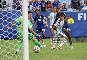 “Tí hon” Cape Verde 2 lần xé lưới Argentina gây sốc, ghi siêu phẩm đẹp nhất World Cup