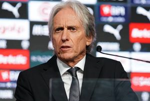 HLV Jesus ra mắt ĐT Bồ Đào Nha, phát biểu hàm ý sẵn sàng cho Ronaldo dự bị