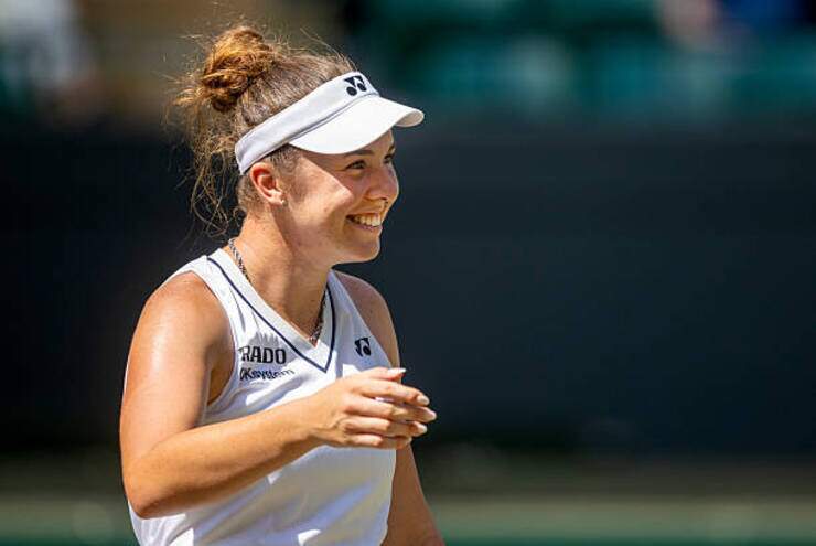 Noskova đã đoạt vé vào bán kết Grand Slam lần đầu tiên