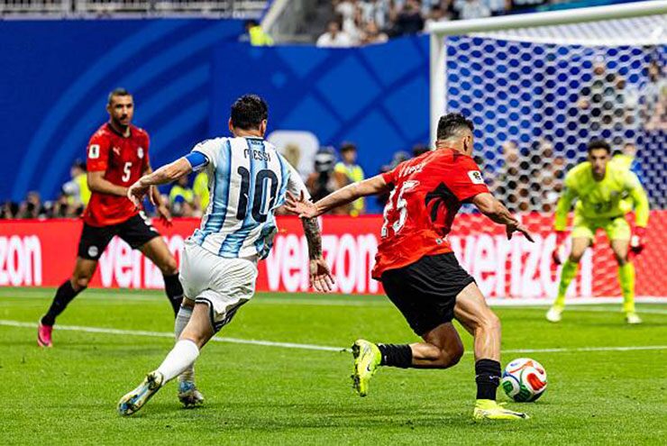 Ai Cập đã tiến gần tới chiến thắng, nhưng Messi khiến họ ôm hận