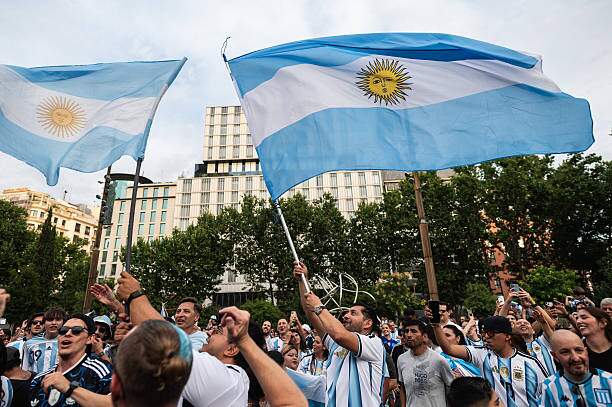 Trực tiếp fan Argentina - Tây Ban Nha mở hội: Rực rỡ sắc màu chung kết World Cup - 7